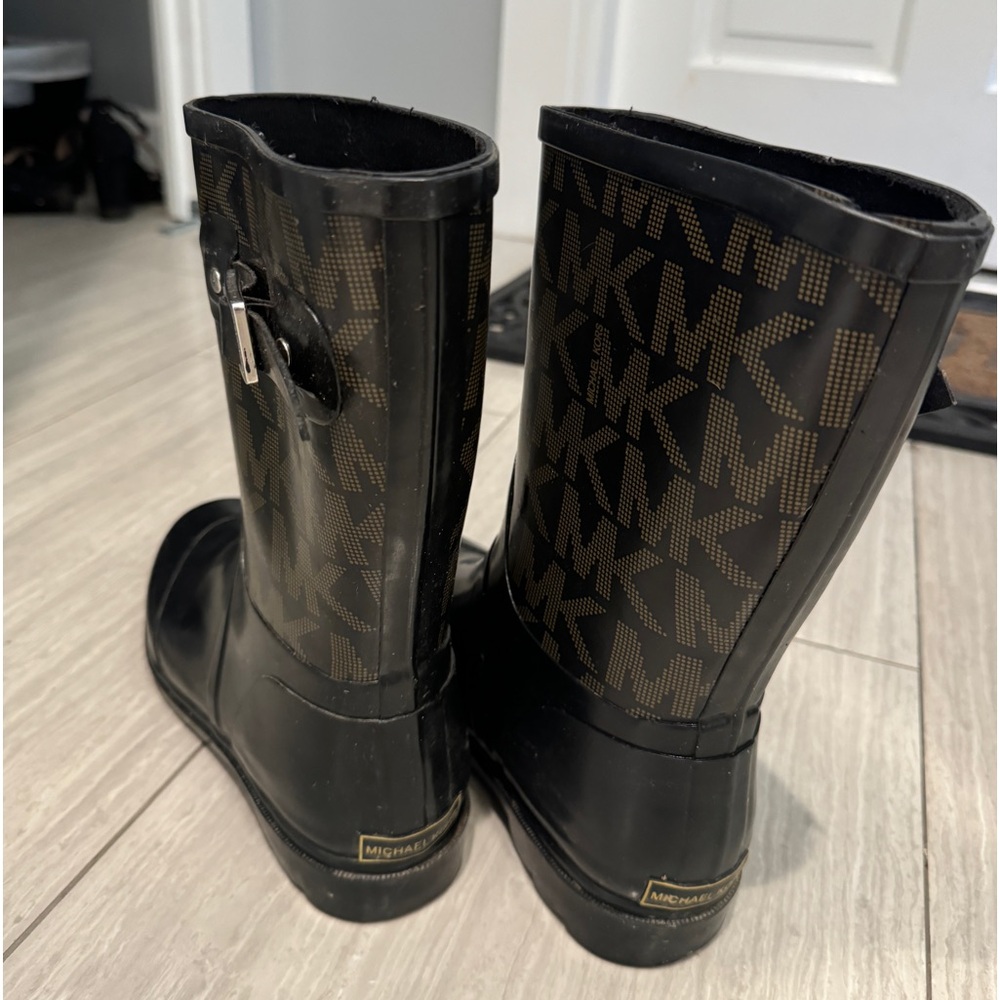 Michaels Kors rain boots size 8 - Picture 4 of 4